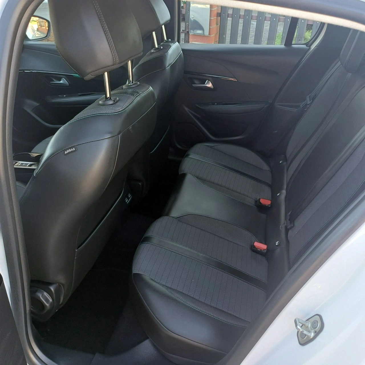 Peugeot 208 - Zdjęcie 5