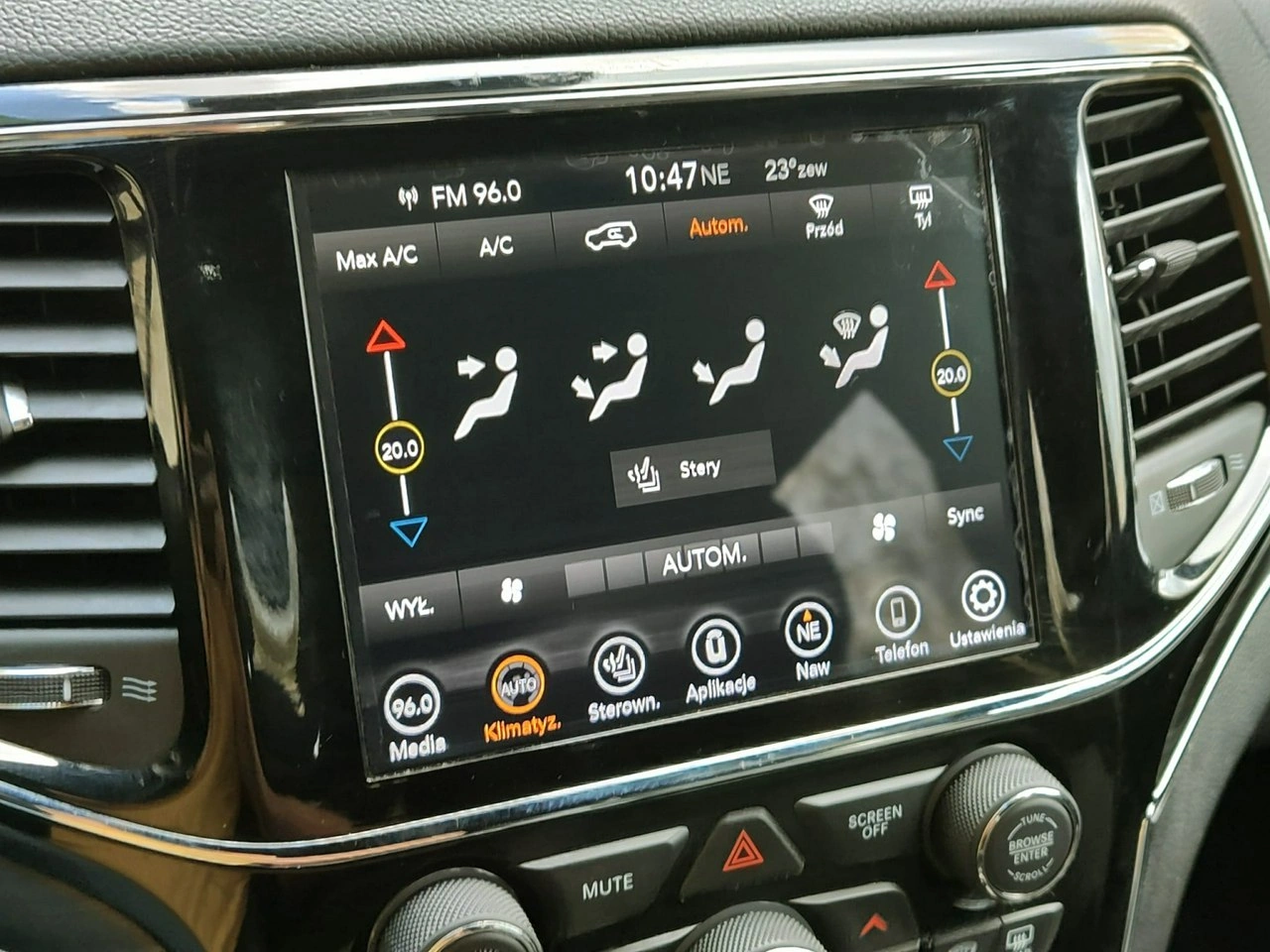 Jeep Grand Cherokee - Zdjęcie 20