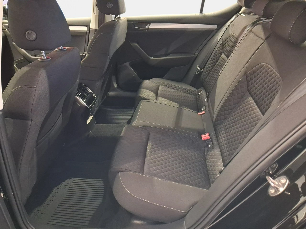 Skoda Superb - Zdjęcie 9