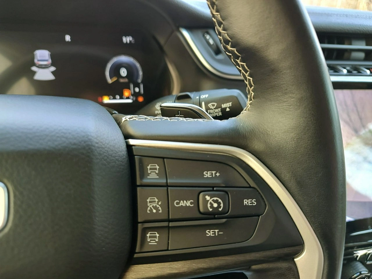 Jeep Grand Cherokee - Zdjęcie 23