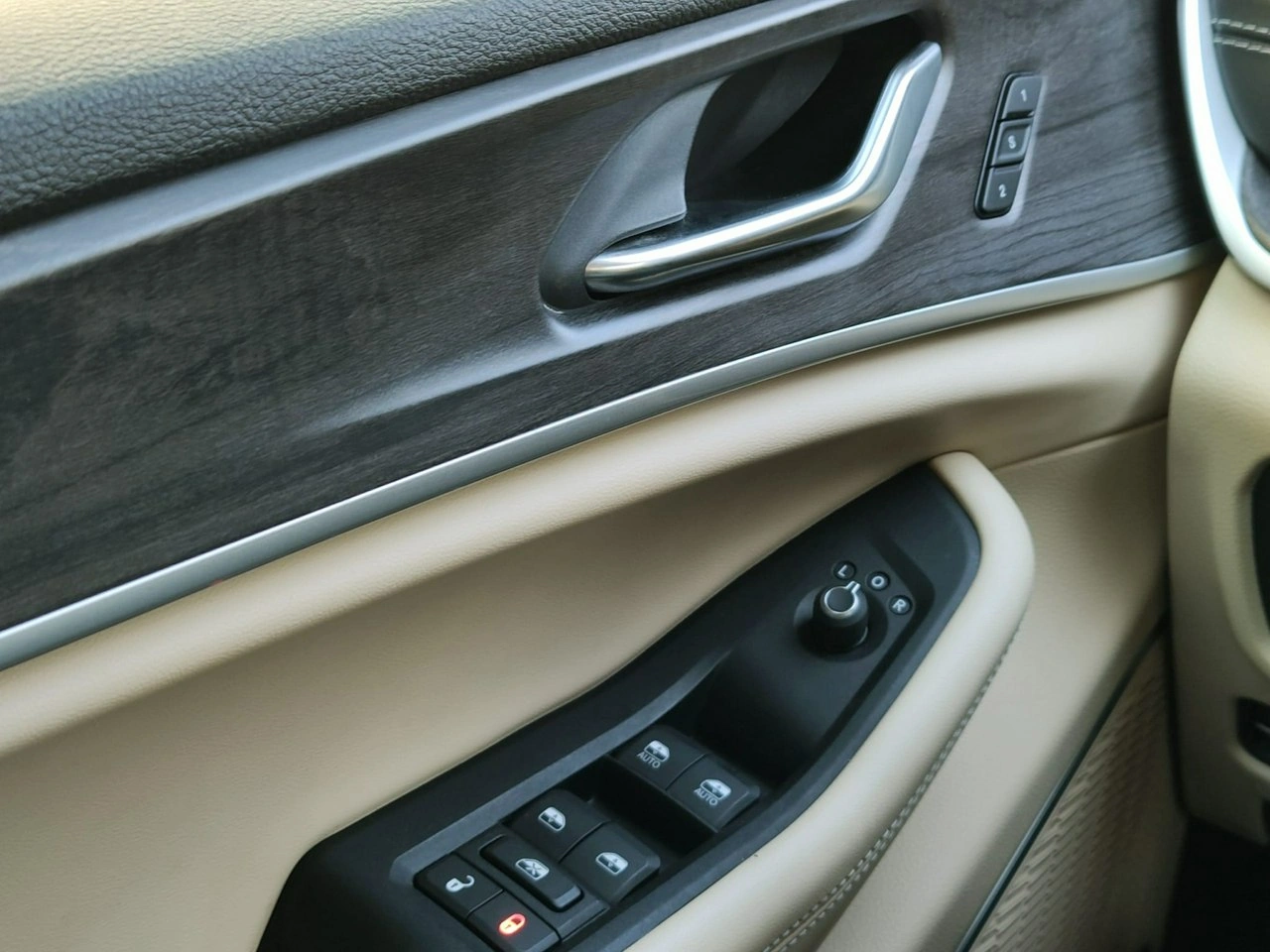 Jeep Grand Cherokee - Zdjęcie 8