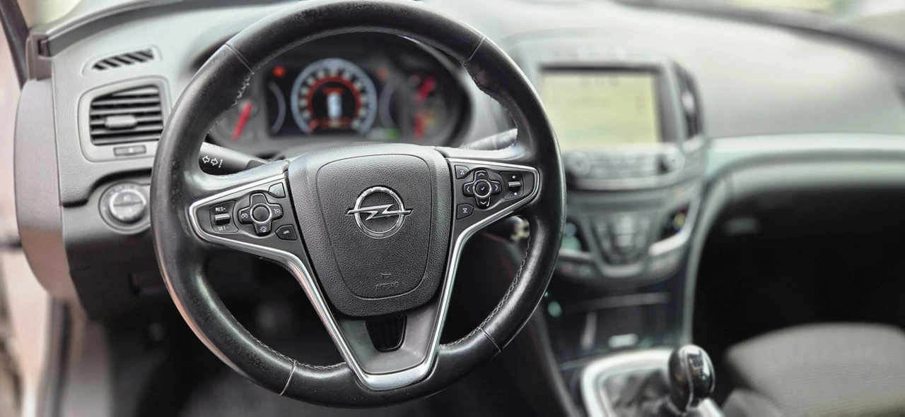 Opel Insignia - Zdjęcie 24