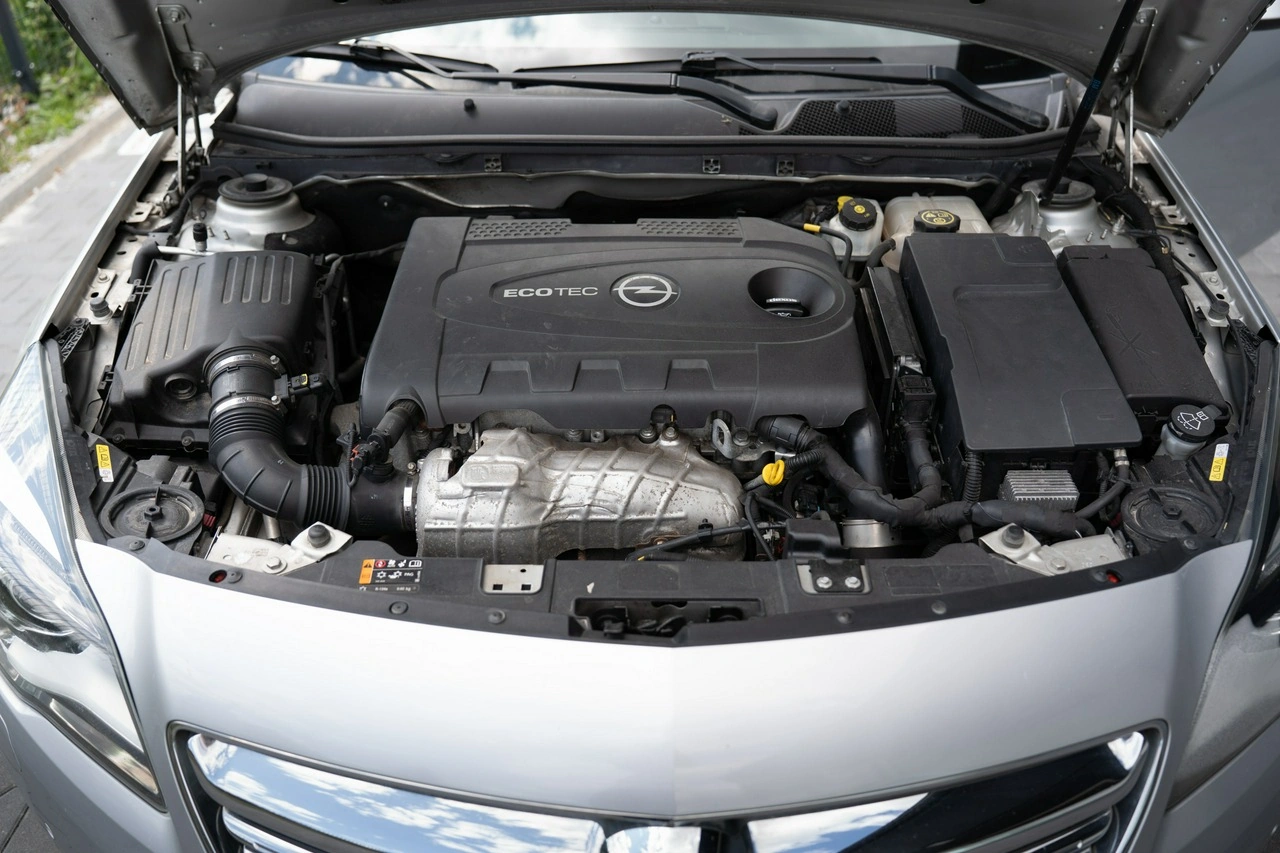Opel Insignia - Zdjęcie 10