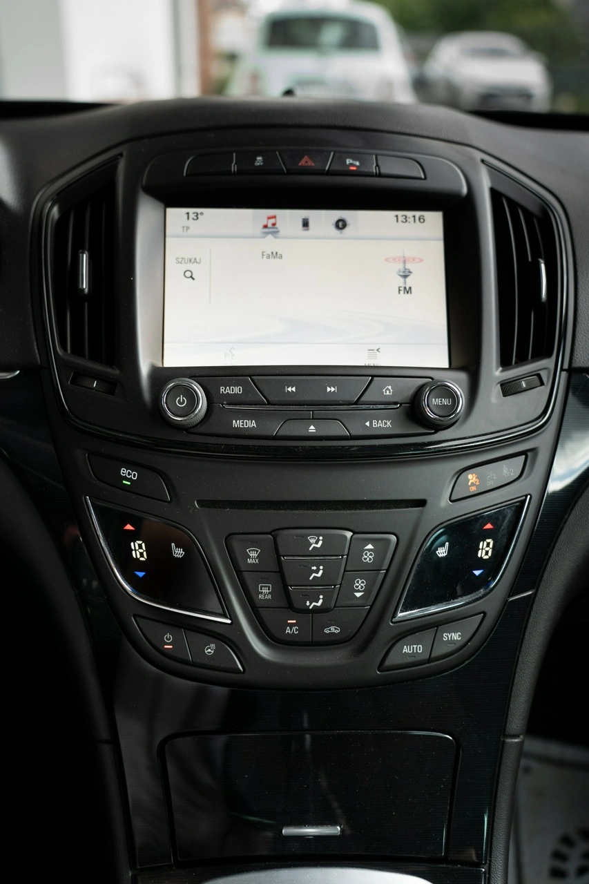 Opel Insignia - Zdjęcie 16
