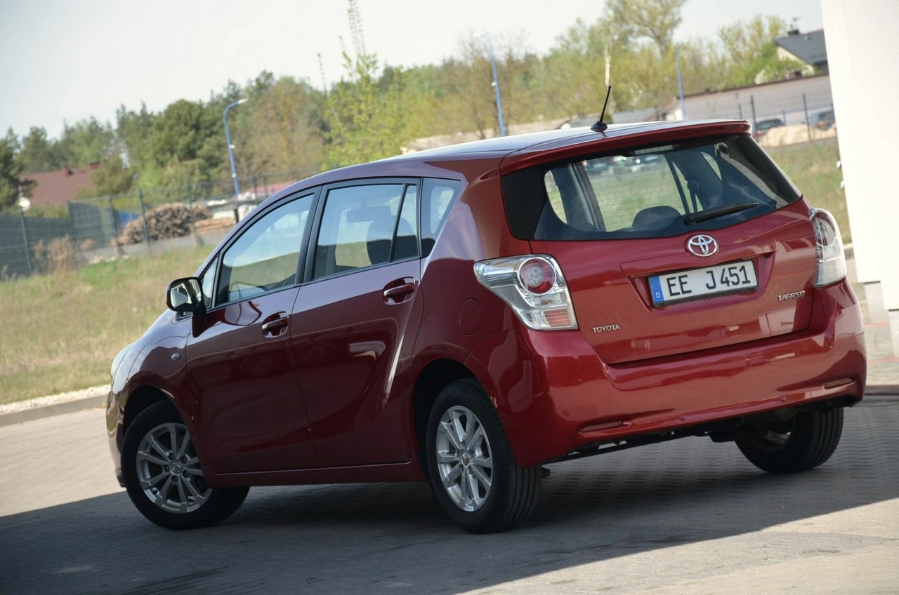 Toyota Verso - Zdjęcie 9