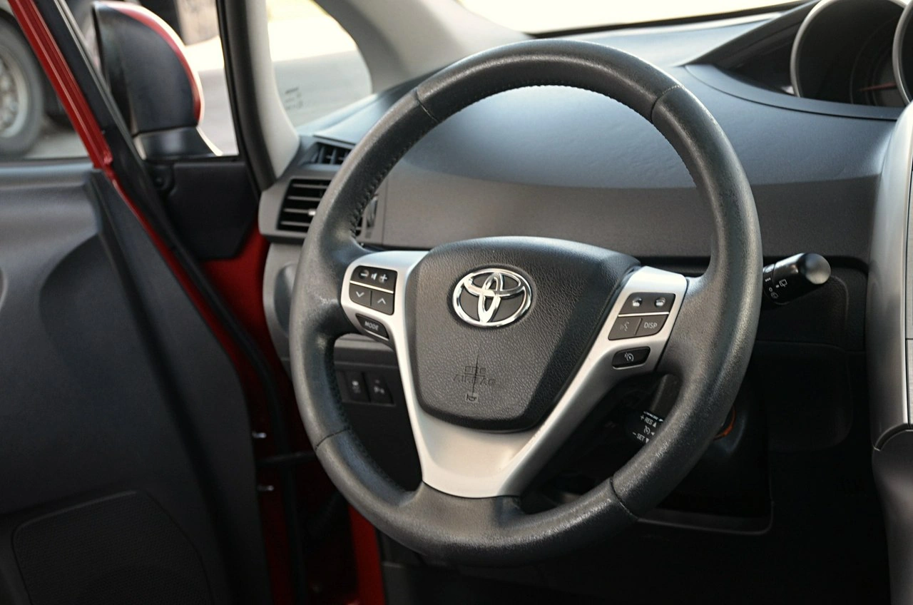 Toyota Verso - Zdjęcie 14