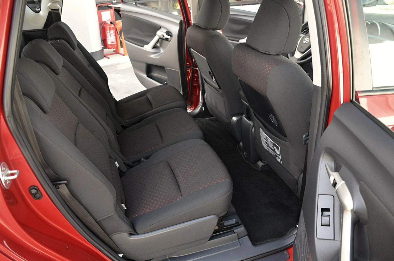 Toyota Verso - Zdjęcie 18
