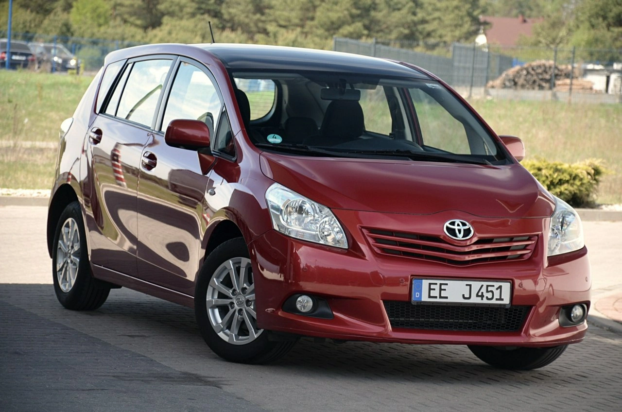 Toyota Verso - Zdjęcie 1