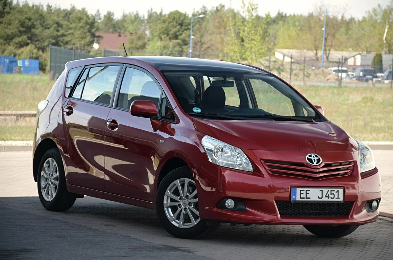 Toyota Verso - Zdjęcie 2