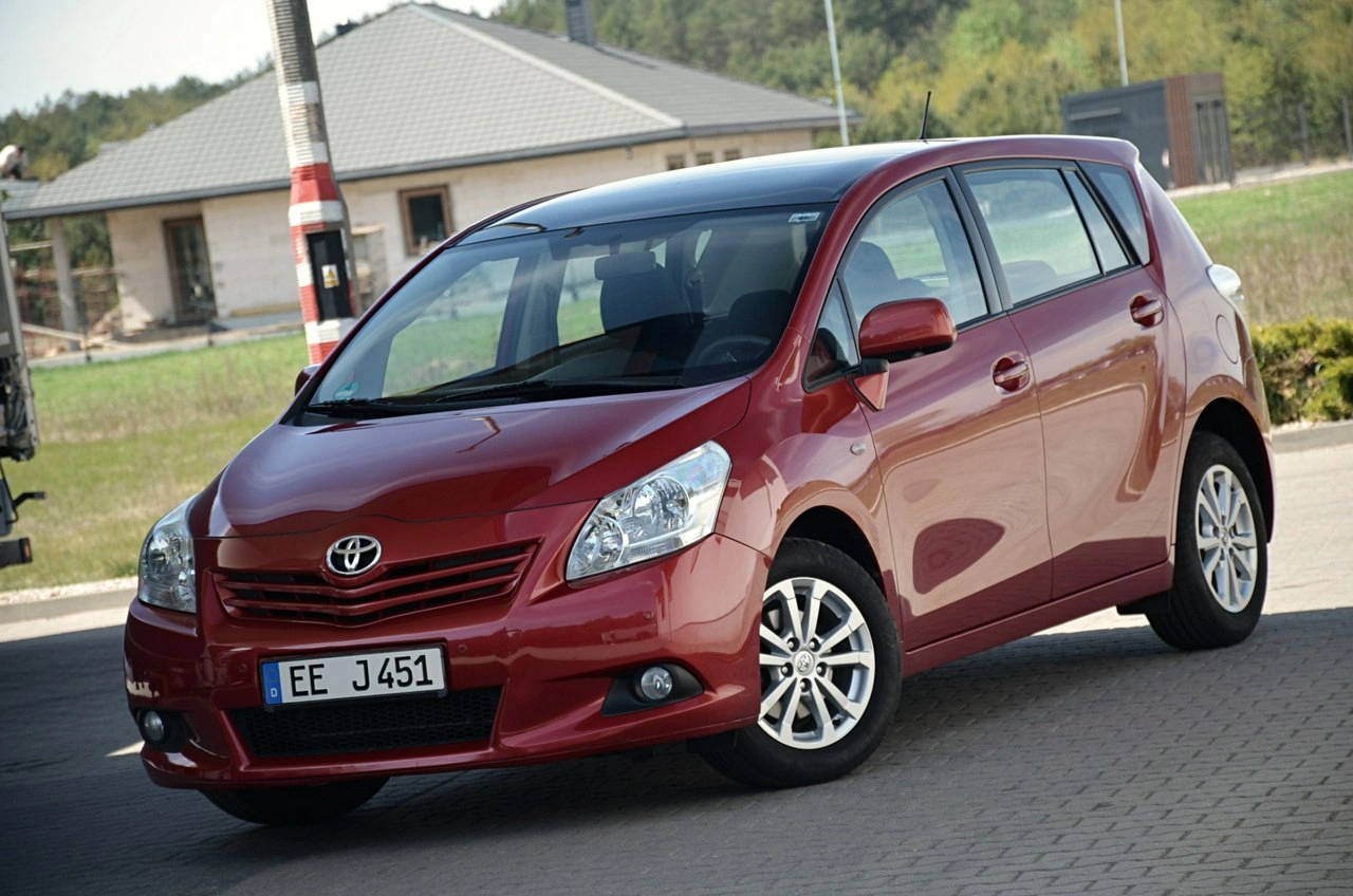 Toyota Verso - Zdjęcie 6
