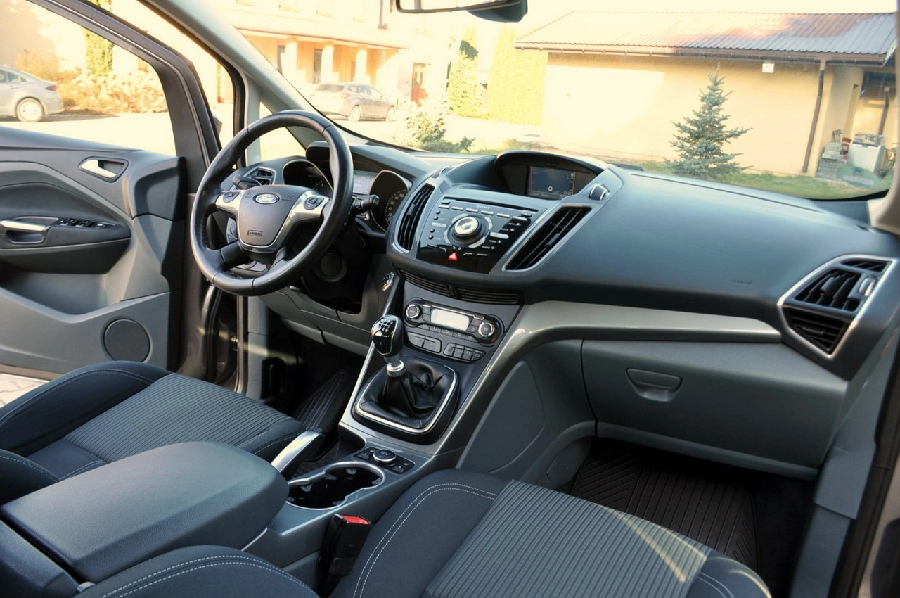 Ford C-MAX - Zdjęcie 24