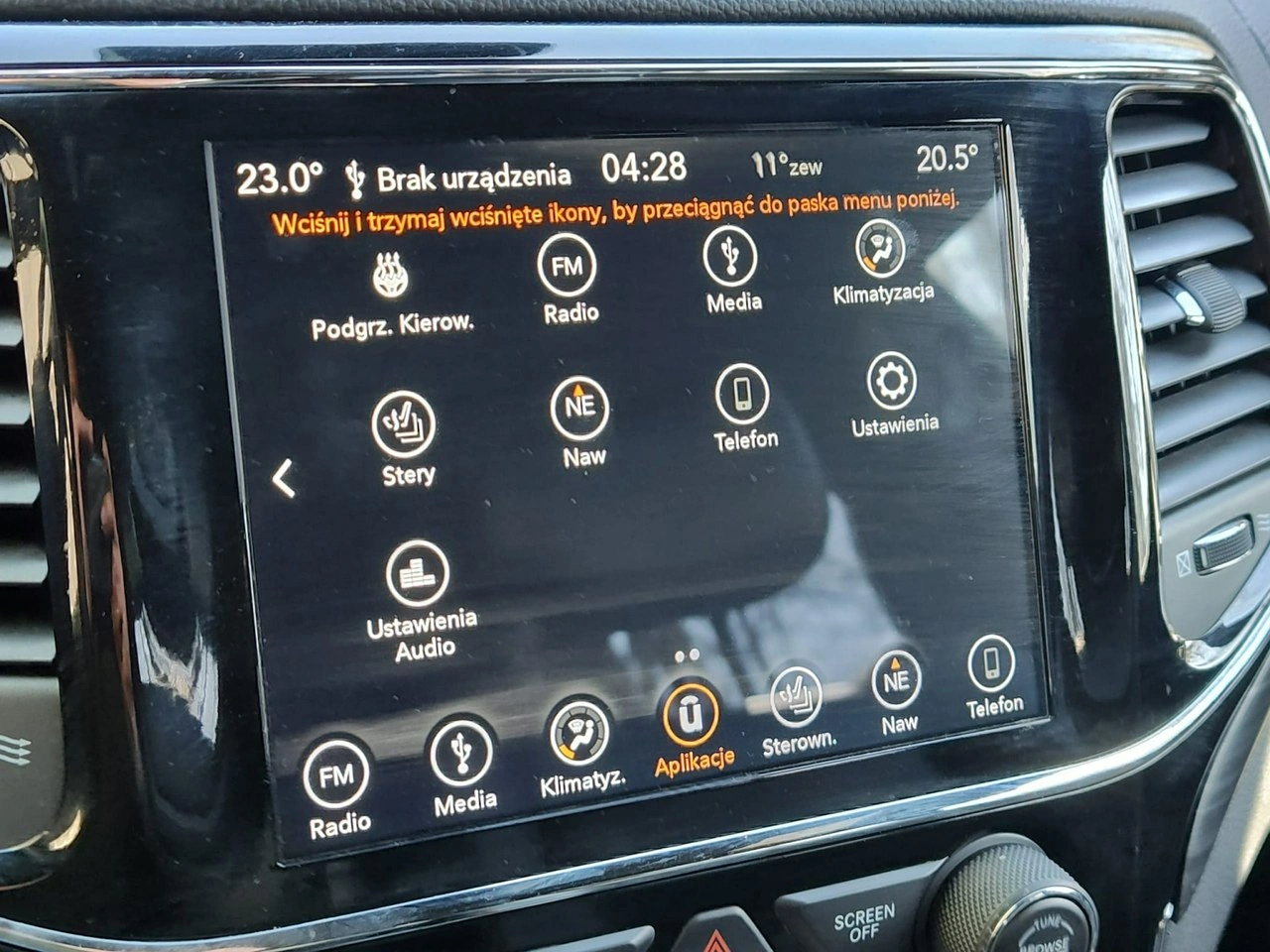 Jeep Grand Cherokee - Zdjęcie 14