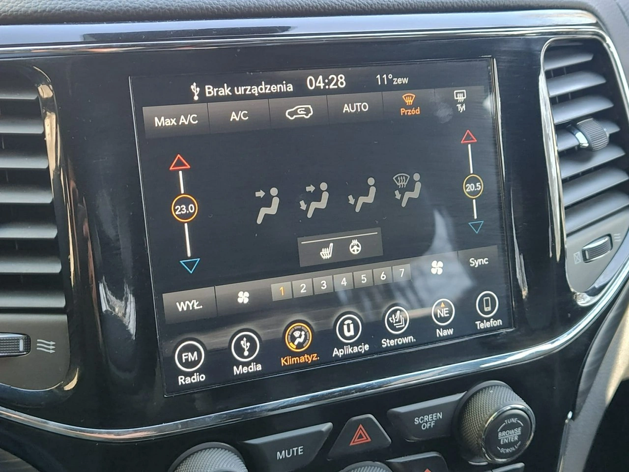 Jeep Grand Cherokee - Zdjęcie 18