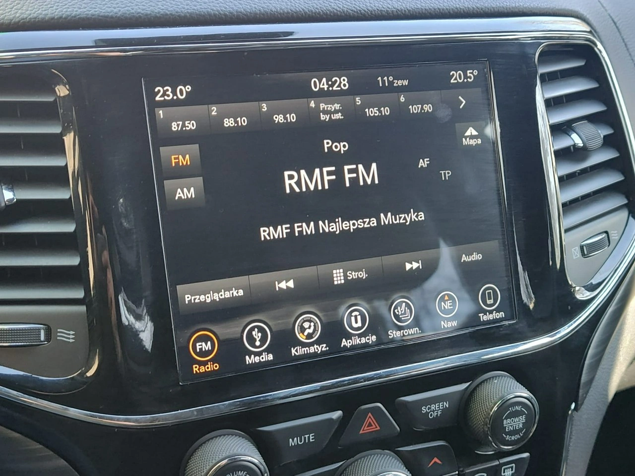 Jeep Grand Cherokee - Zdjęcie 20