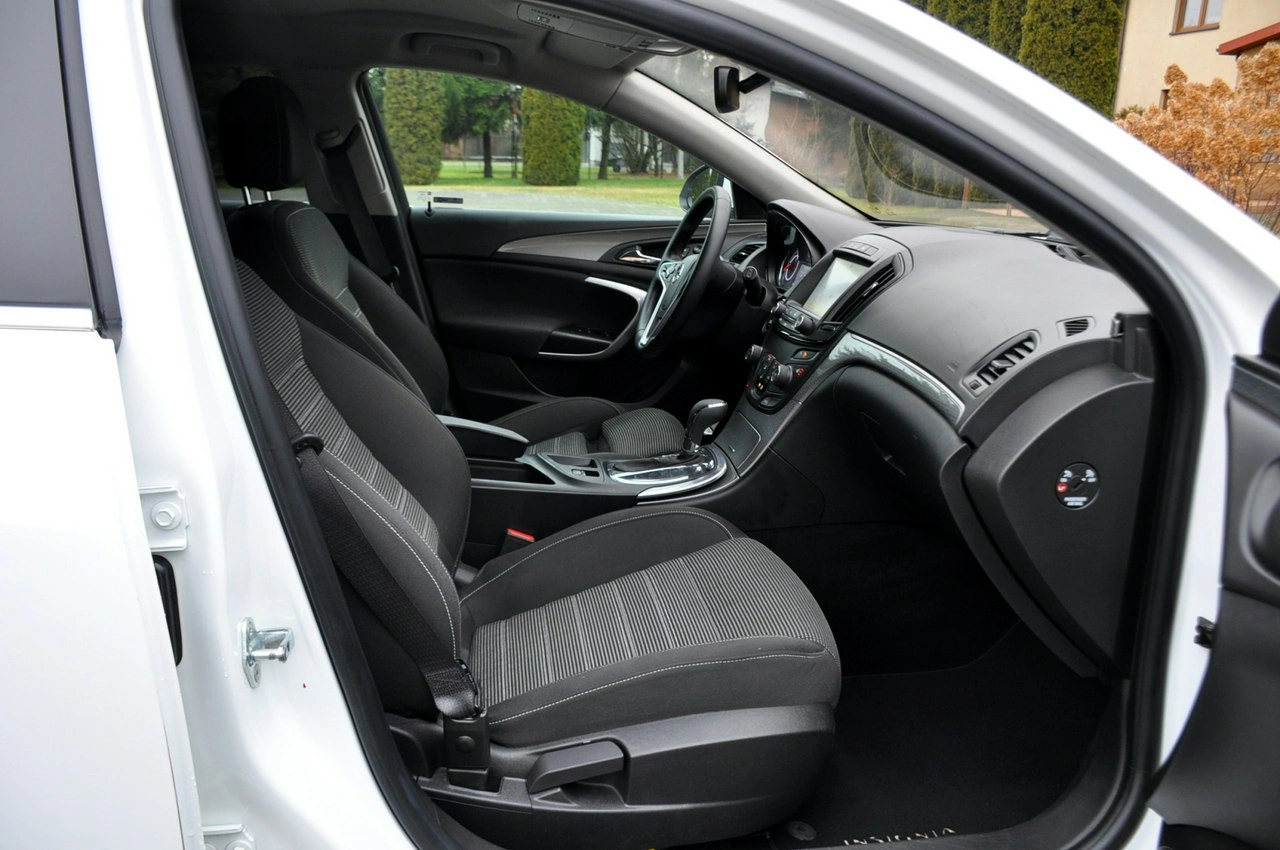 Opel Insignia - Zdjęcie 16