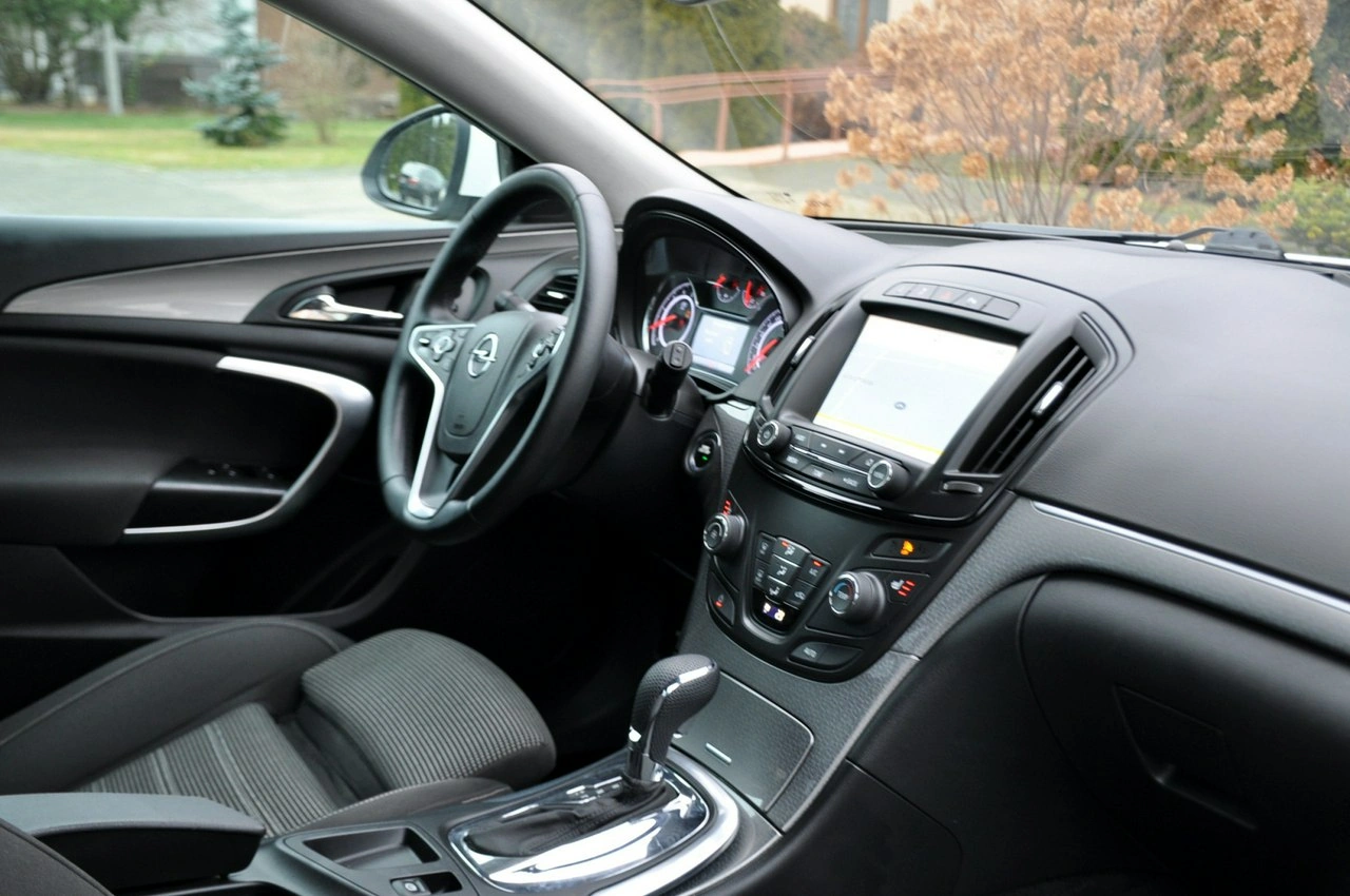 Opel Insignia - Zdjęcie 17