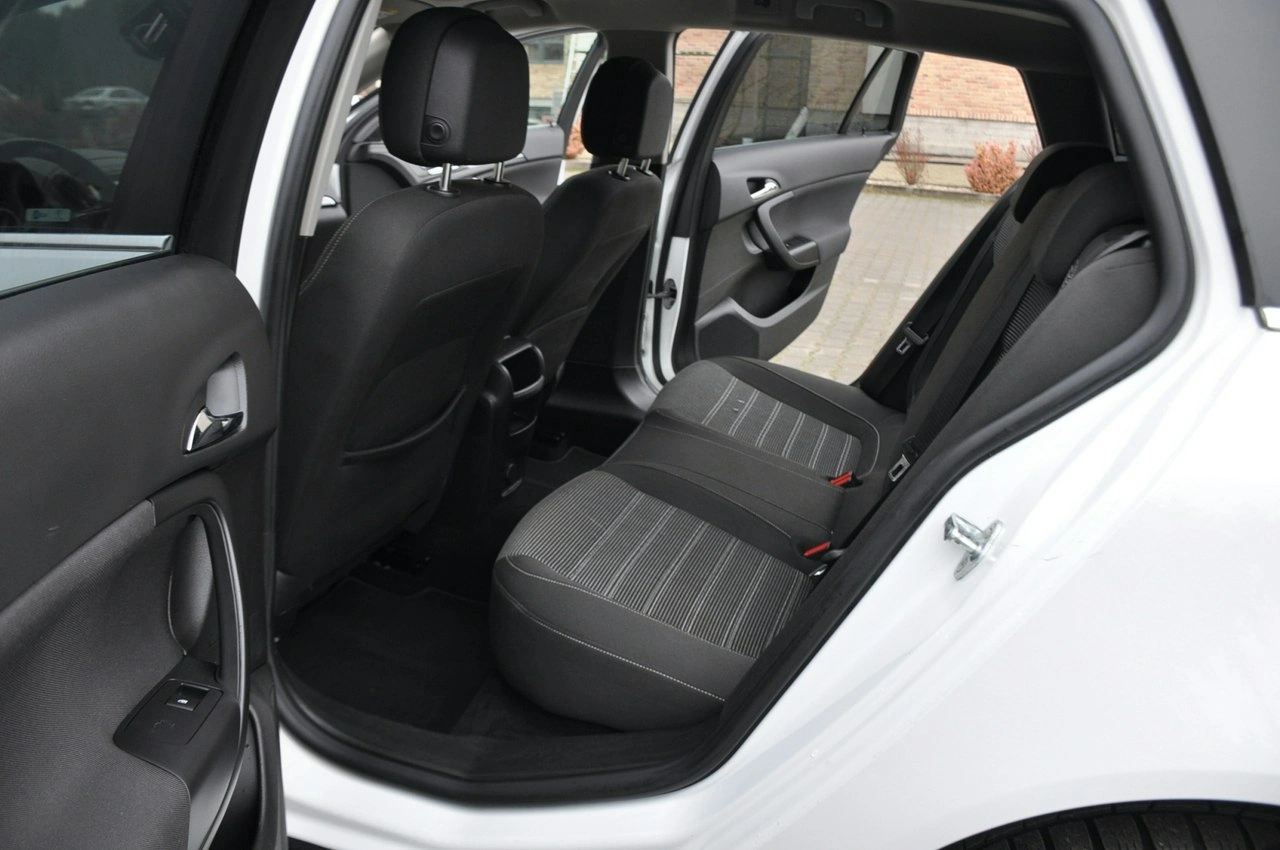 Opel Insignia - Zdjęcie 19