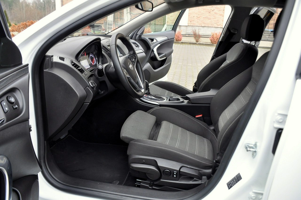Opel Insignia - Zdjęcie 20