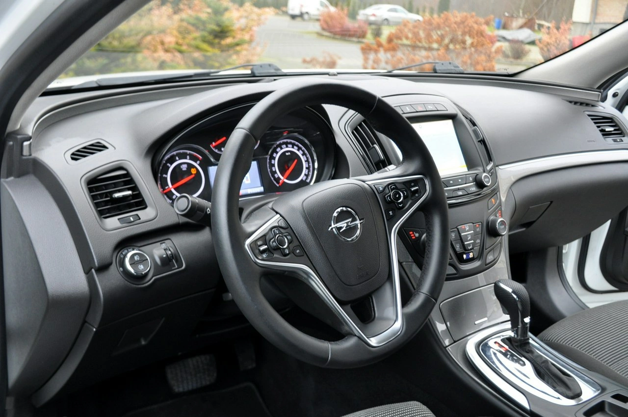Opel Insignia - Zdjęcie 21