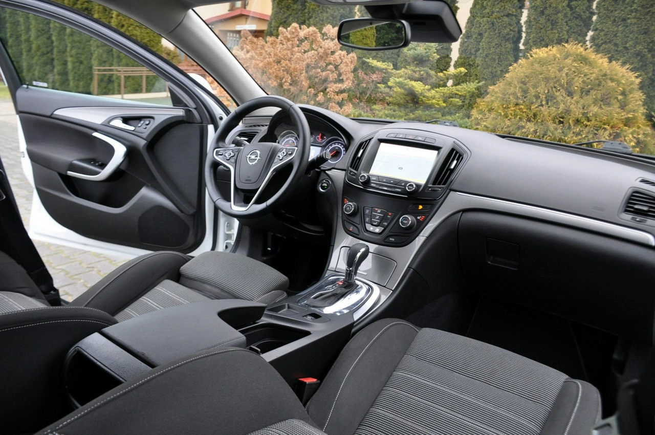 Opel Insignia - Zdjęcie 23