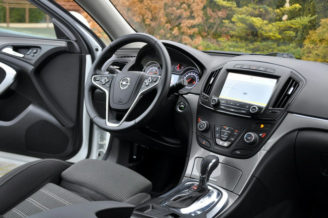 Opel Insignia - Zdjęcie 24