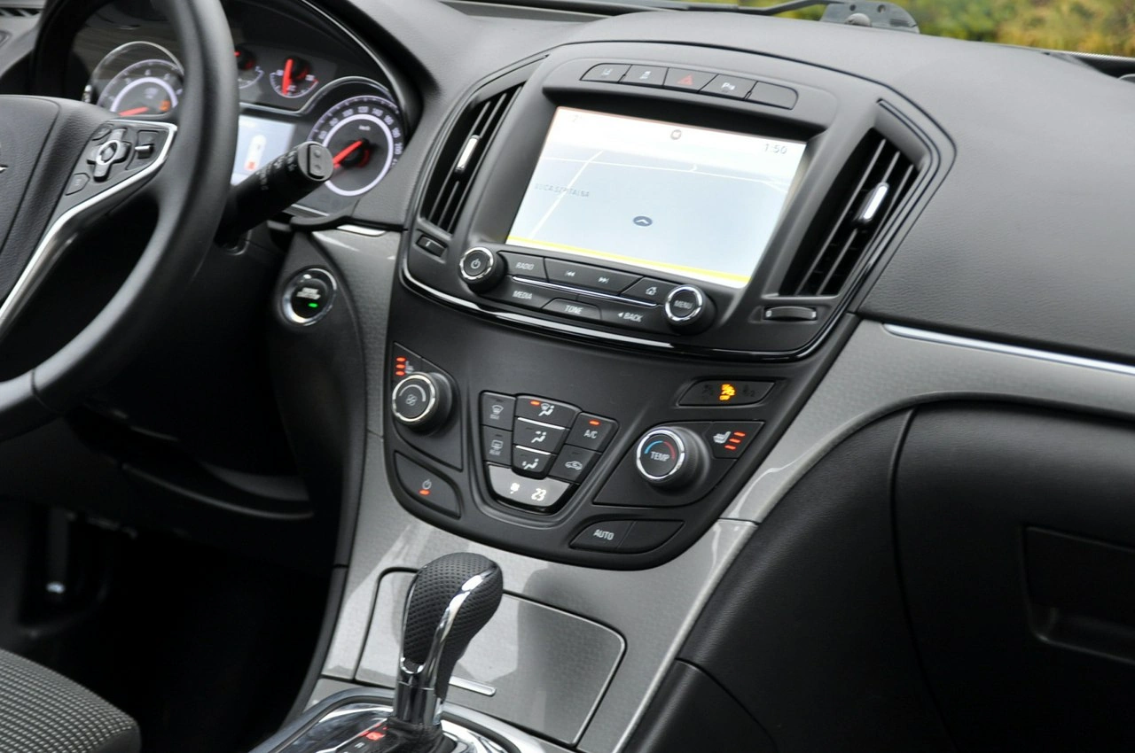 Opel Insignia - Zdjęcie 25
