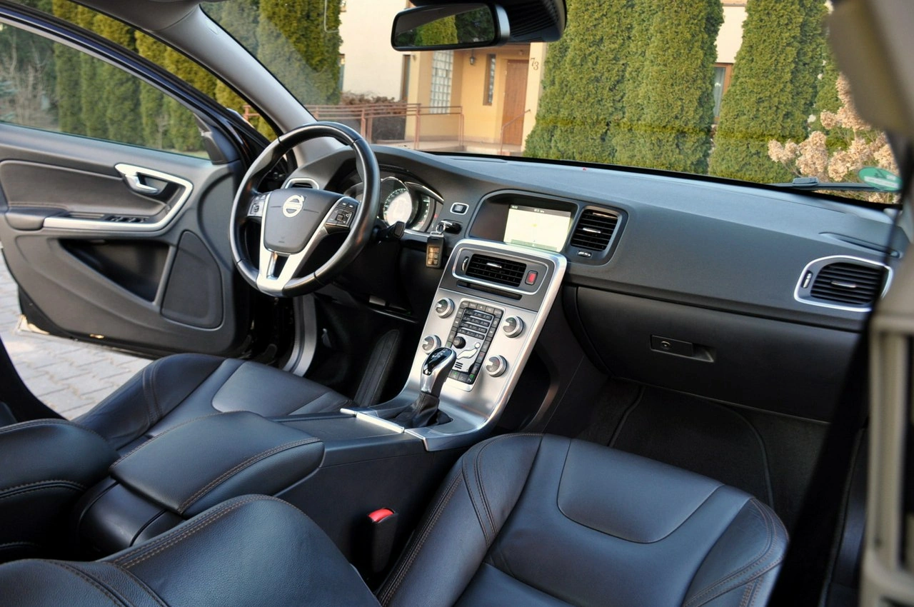 Volvo S60 - Zdjęcie 24