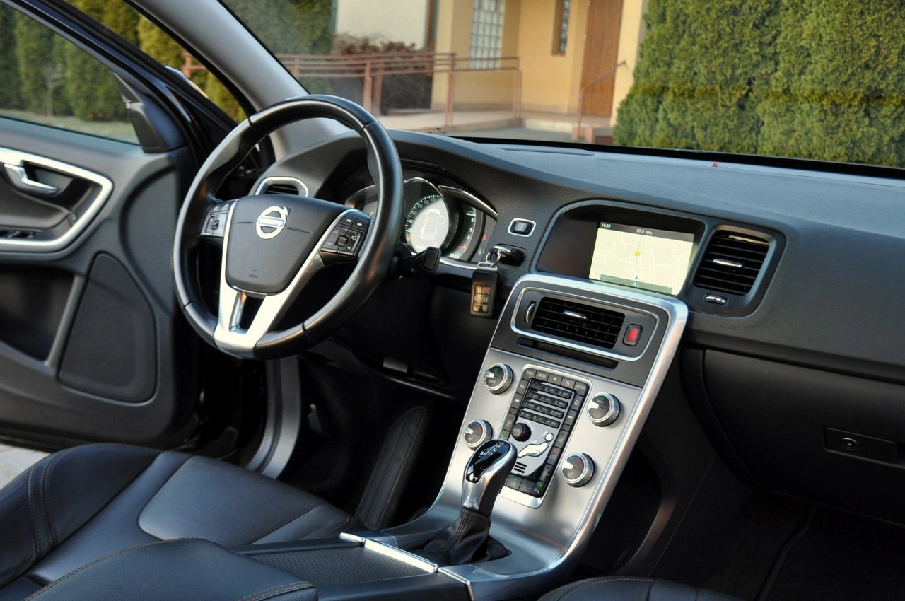 Volvo S60 - Zdjęcie 25