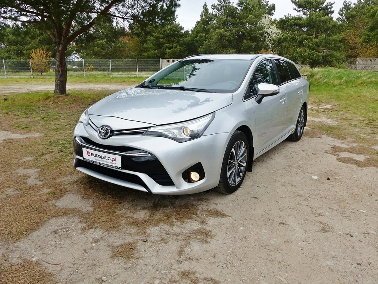 Toyota Avensis - Zdjęcie 13