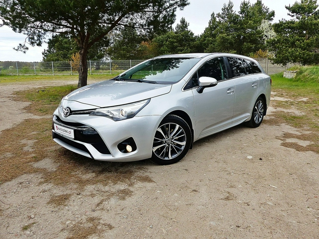 Toyota Avensis - Zdjęcie 15