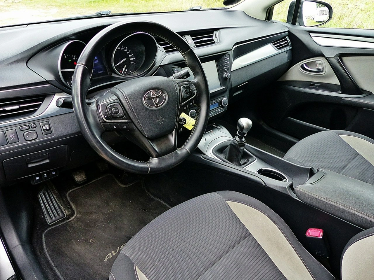Toyota Avensis - Zdjęcie 18