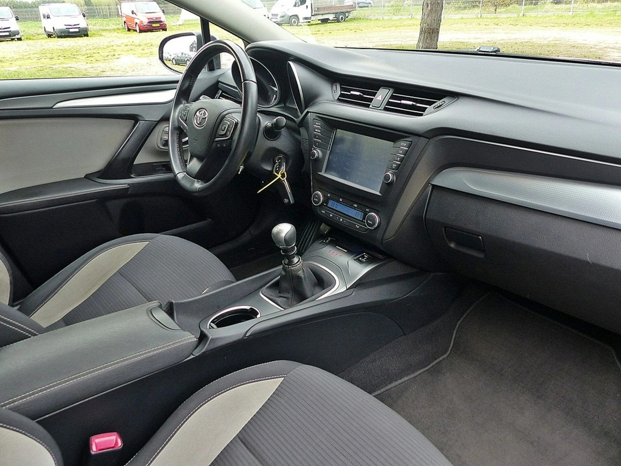 Toyota Avensis - Zdjęcie 24