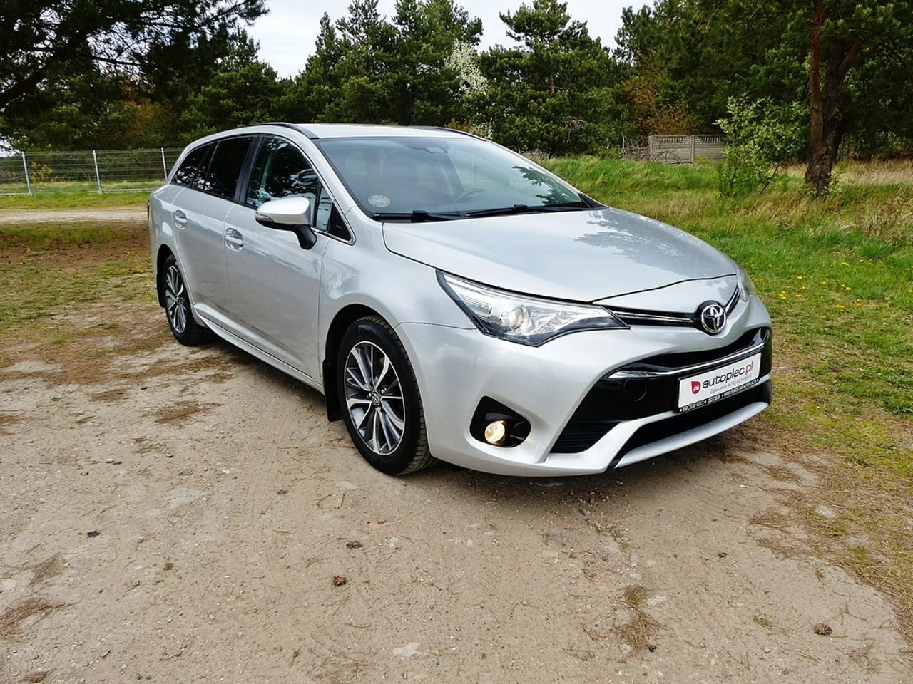 Toyota Avensis - Zdjęcie 2