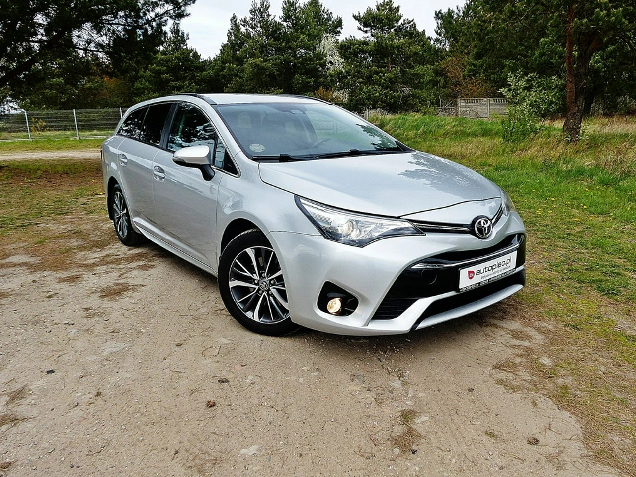 Toyota Avensis - Zdjęcie 4