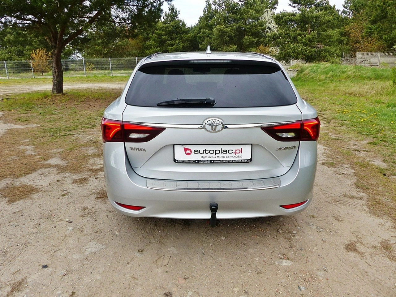Toyota Avensis - Zdjęcie 8