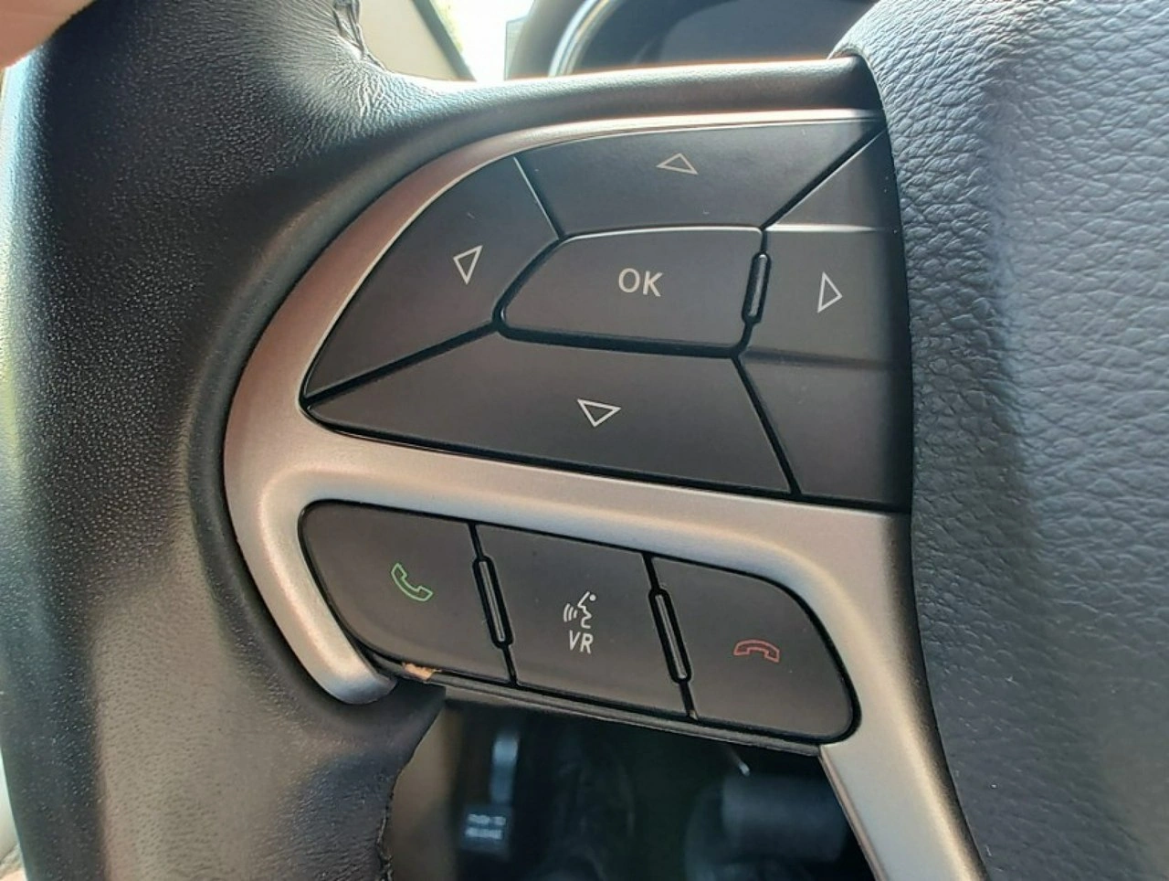 Jeep Grand Cherokee - Zdjęcie 11