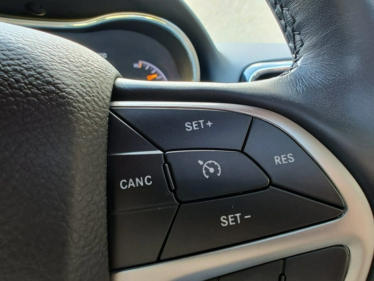 Jeep Grand Cherokee - Zdjęcie 12