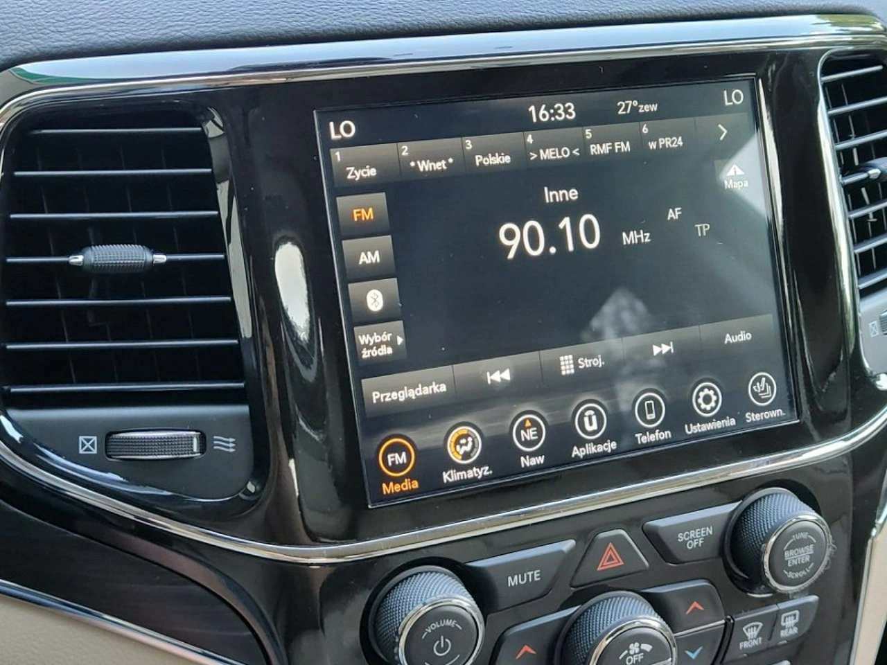 Jeep Grand Cherokee - Zdjęcie 18