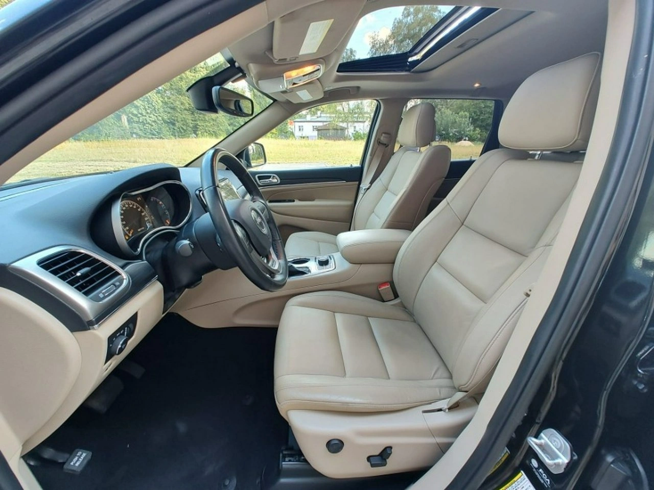 Jeep Grand Cherokee - Zdjęcie 19