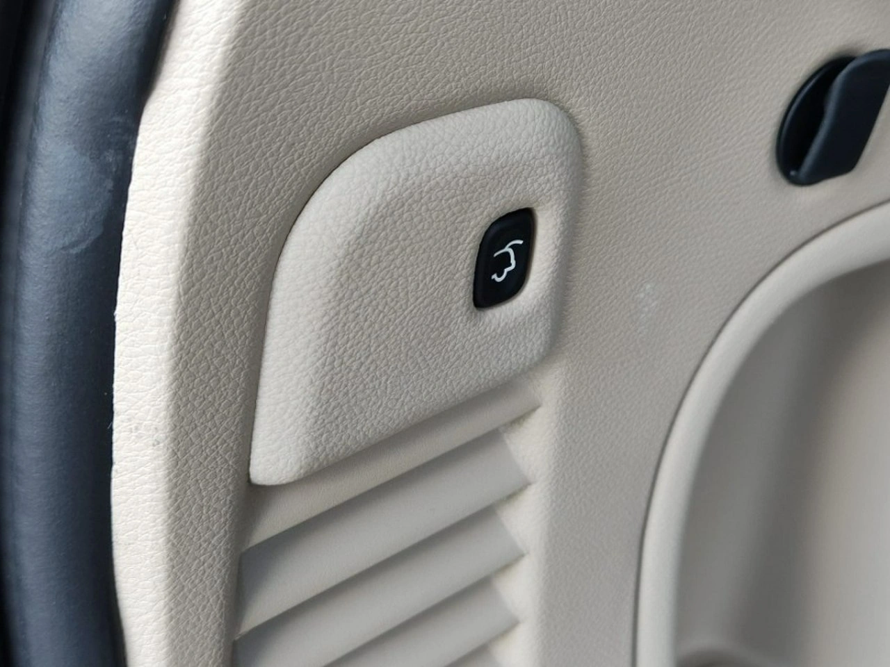 Jeep Grand Cherokee - Zdjęcie 24