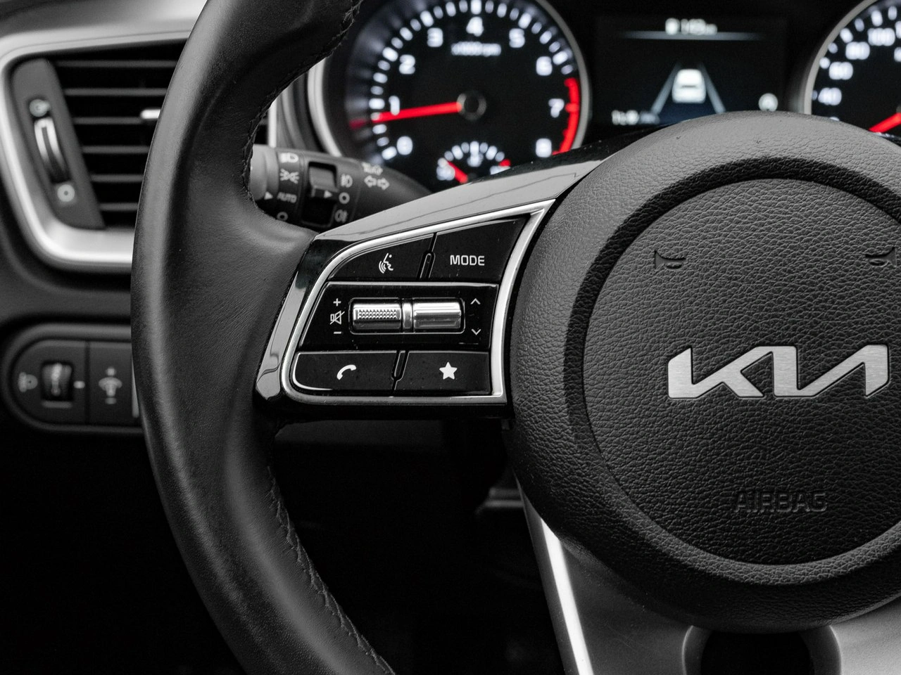 Kia Ceed - Zdjęcie 12