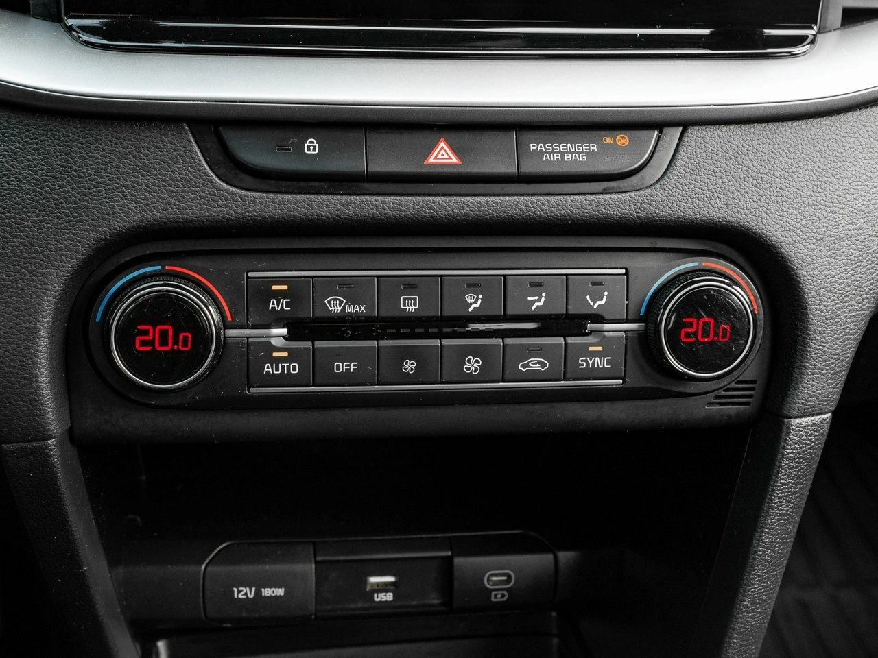 Kia Ceed - Zdjęcie 16