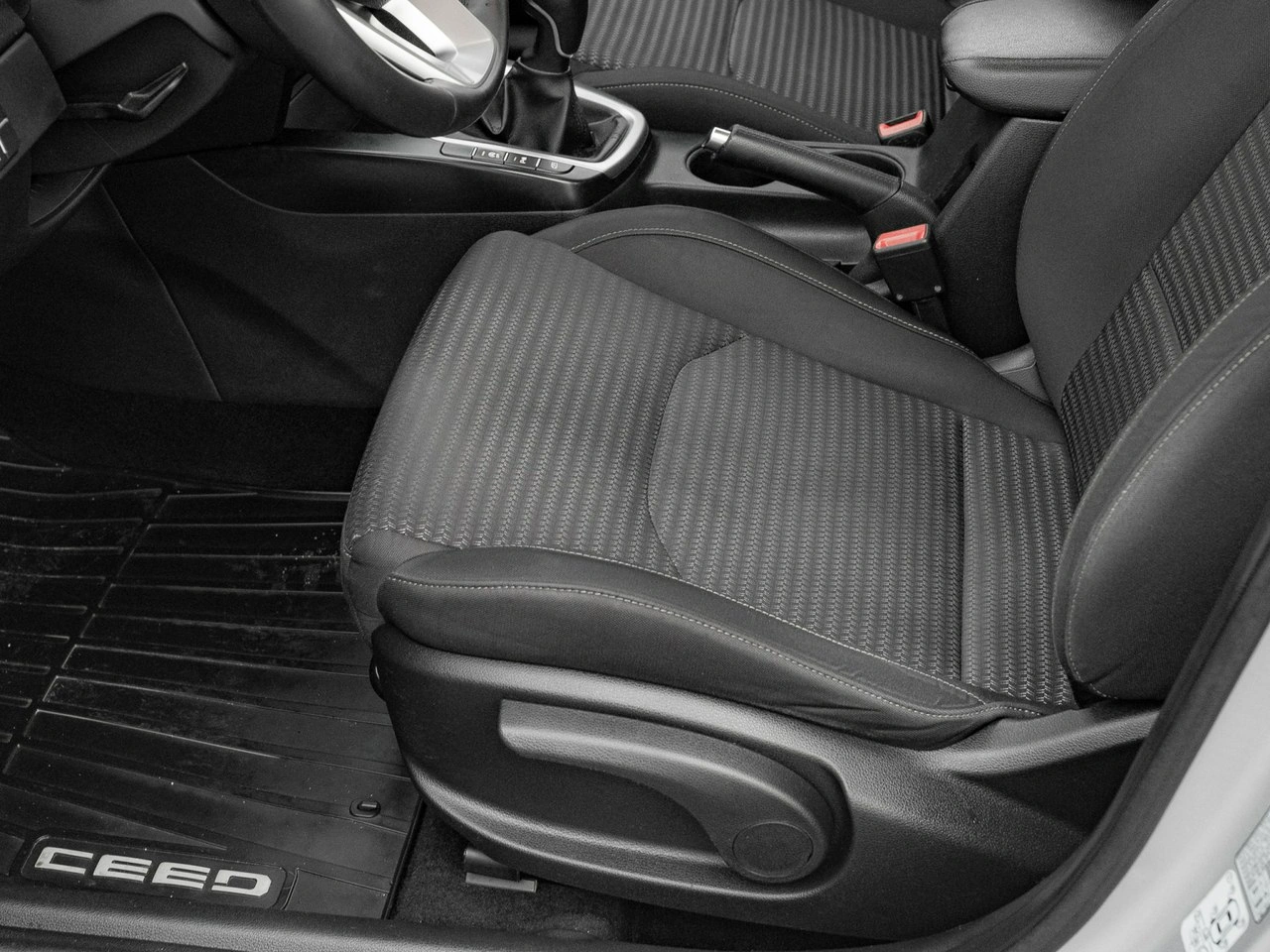 Kia Ceed - Zdjęcie 12