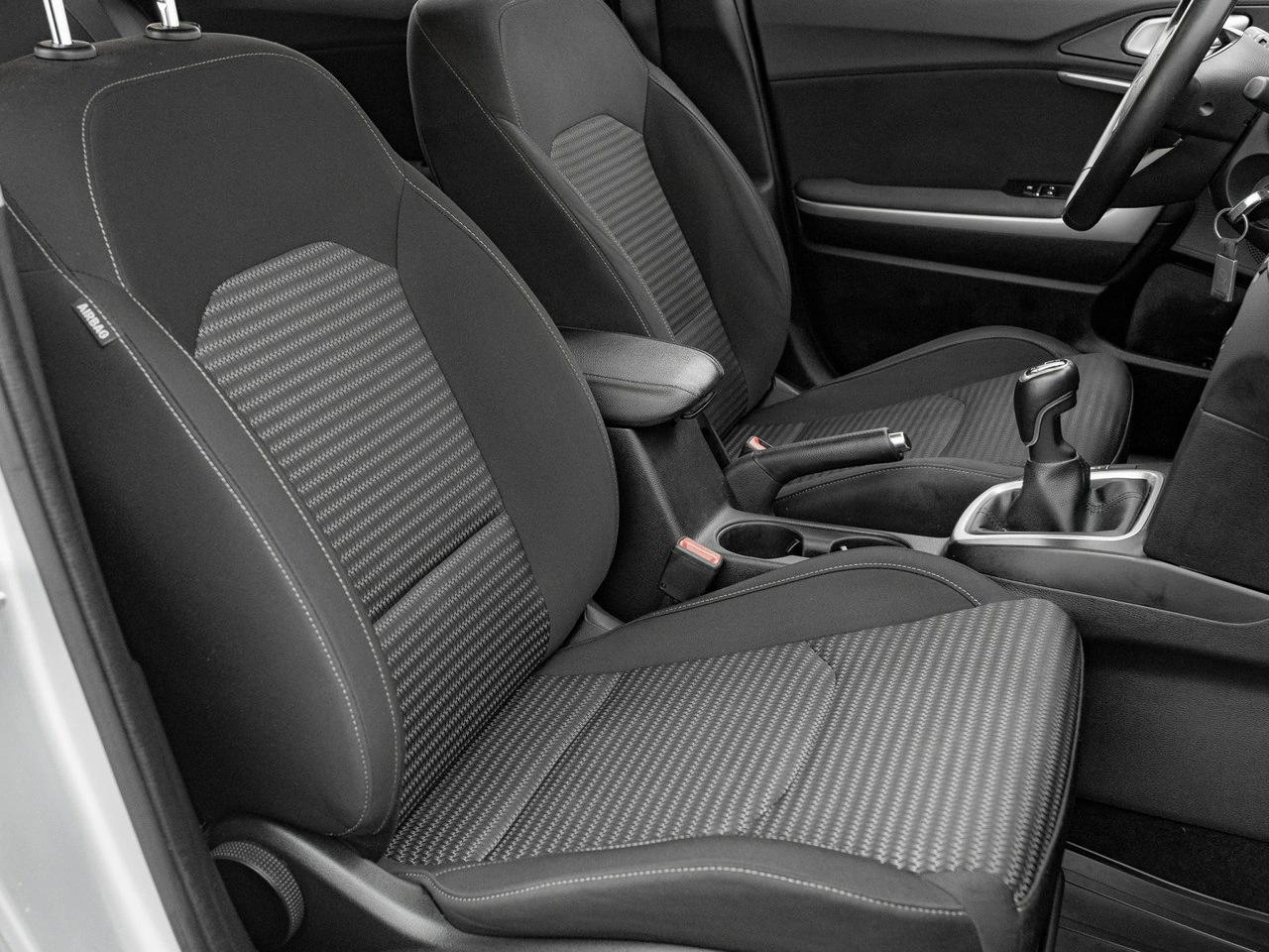 Kia Ceed - Zdjęcie 29