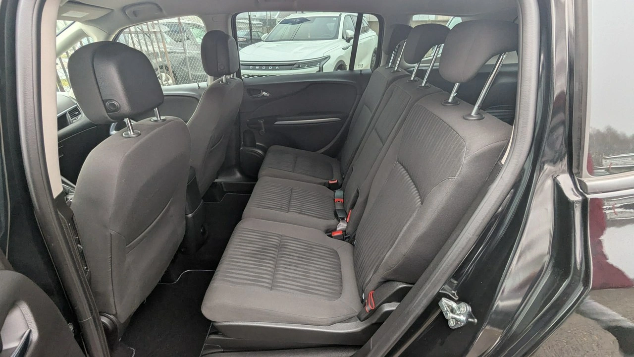 Opel Zafira - Zdjęcie 13
