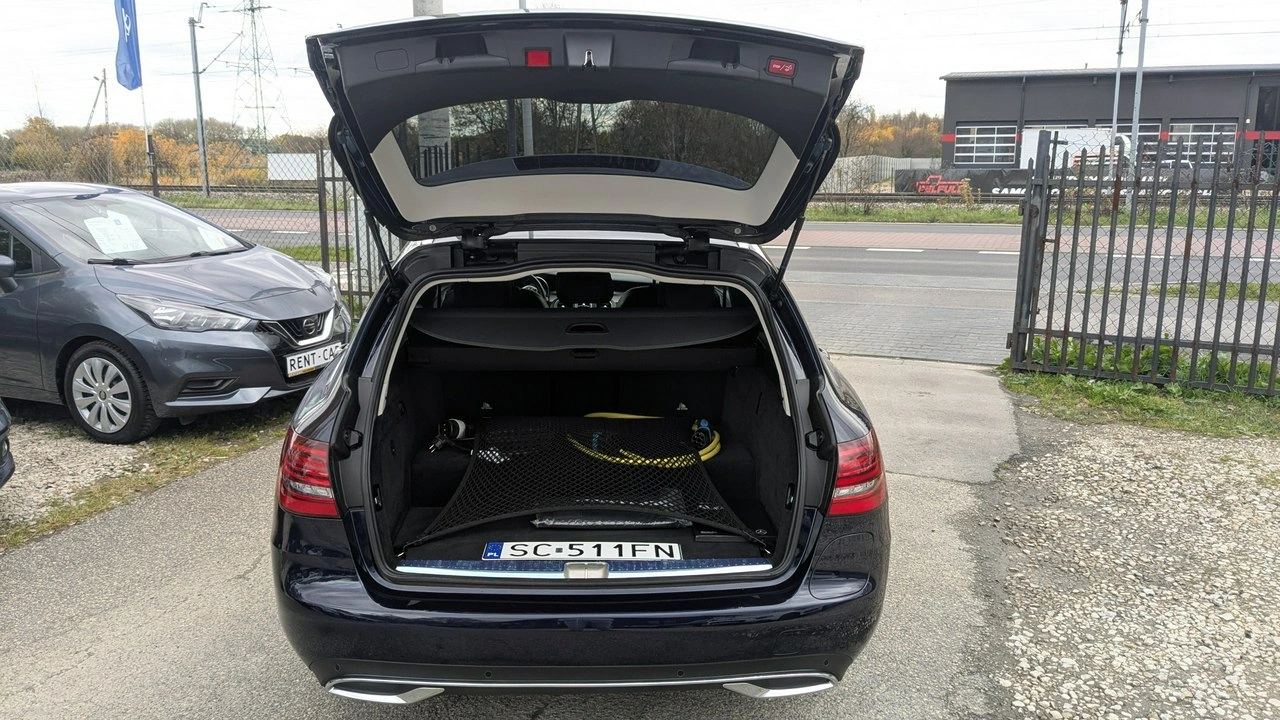 Mercedes C 300 - Zdjęcie 38