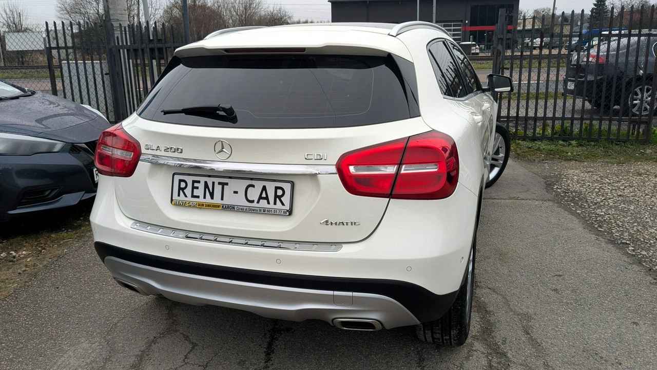 Mercedes GLA 200 - Zdjęcie 9