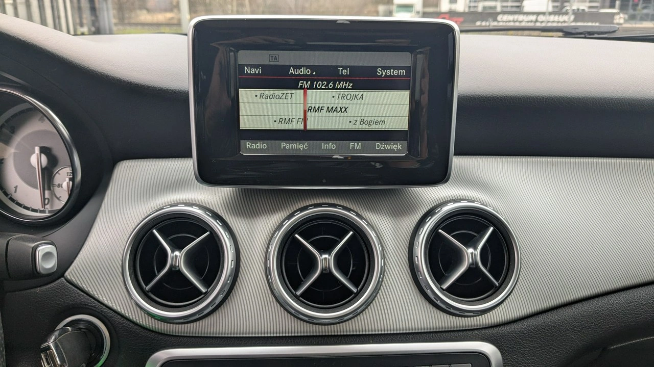 Mercedes GLA 200 - Zdjęcie 22