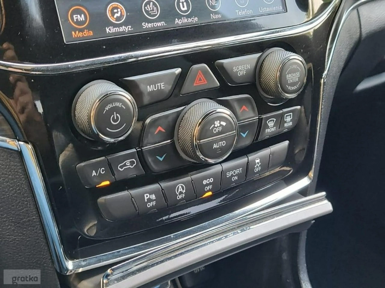 Jeep Grand Cherokee - Zdjęcie 10