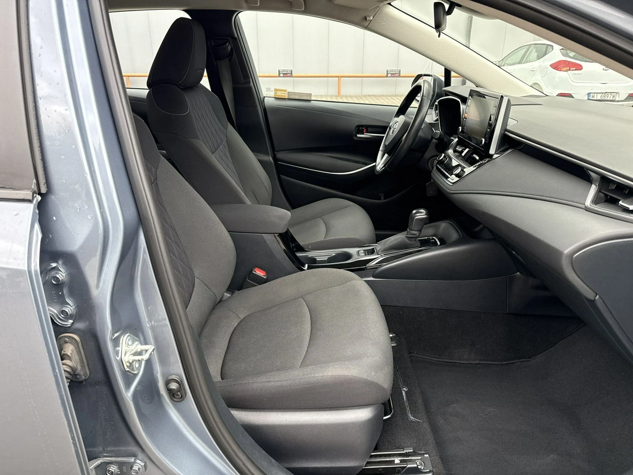 Toyota Corolla - Zdjęcie 19